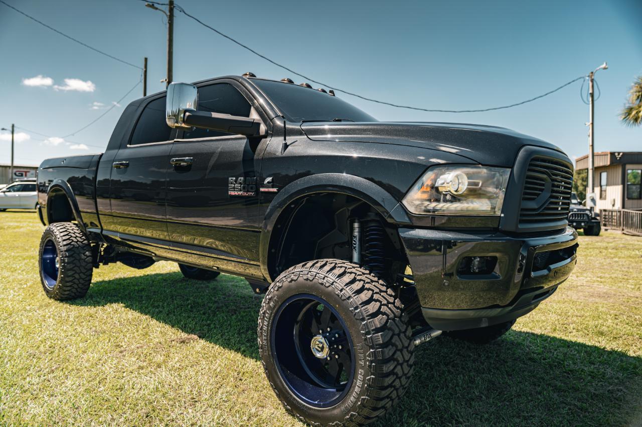 RAM 2500 4WD Mega Cab 160.5" Laramie 2017