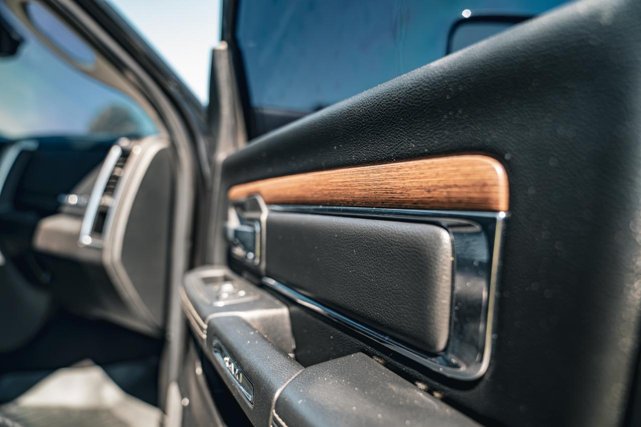RAM 2500 4WD Mega Cab 160.5" Laramie 2017