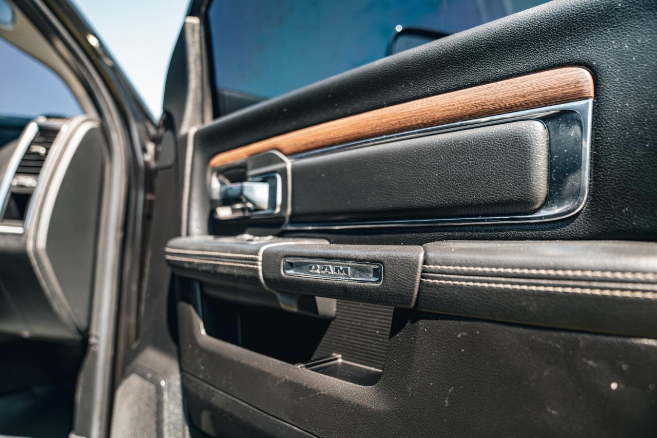 RAM 2500 4WD Mega Cab 160.5" Laramie 2017
