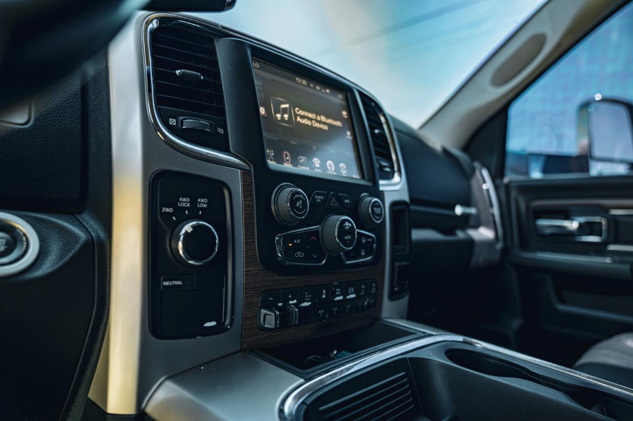 RAM 2500 4WD Mega Cab 160.5" Laramie 2017