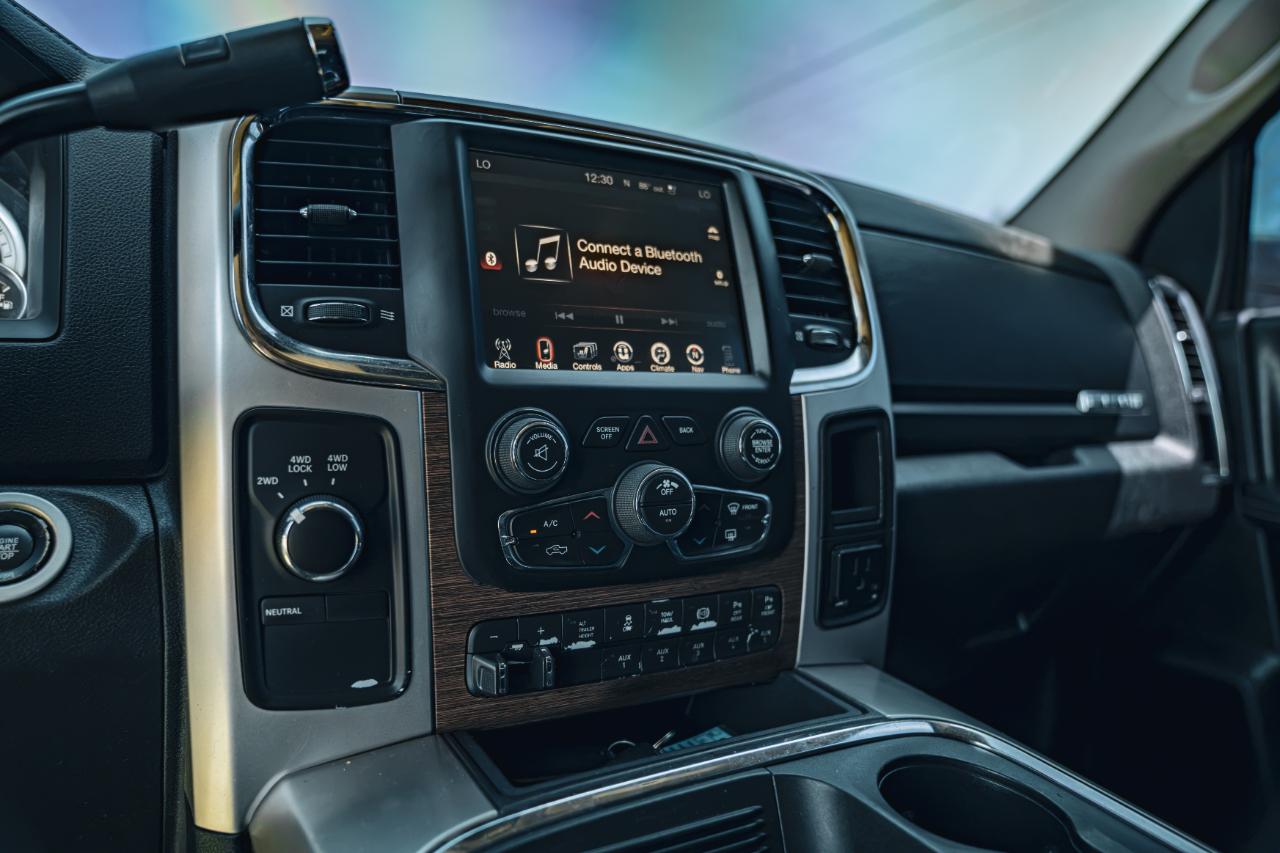 RAM 2500 4WD Mega Cab 160.5" Laramie 2017