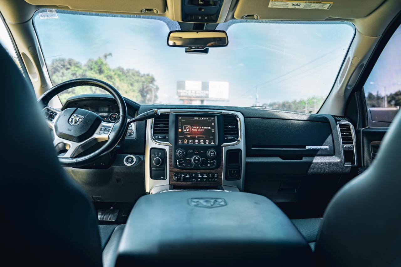 RAM 2500 4WD Mega Cab 160.5" Laramie 2017