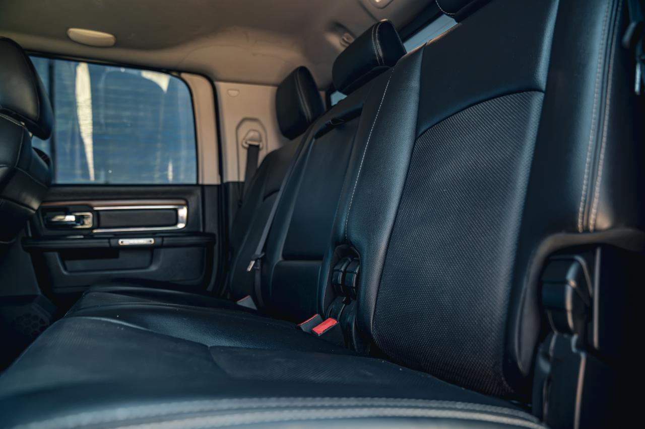 RAM 2500 4WD Mega Cab 160.5" Laramie 2017