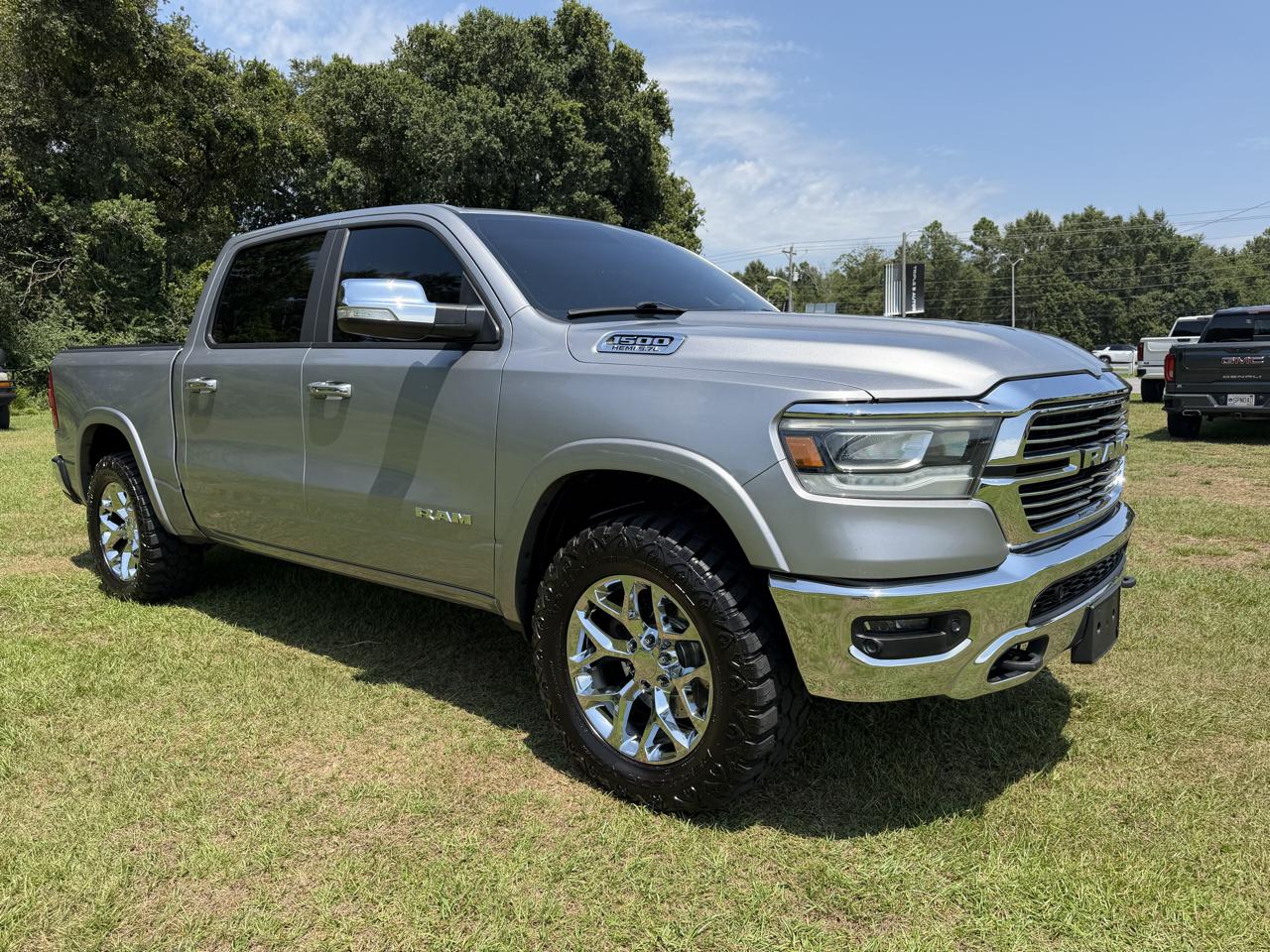 RAM 1500 4WD Crew Cab 140.5" Laramie 2020