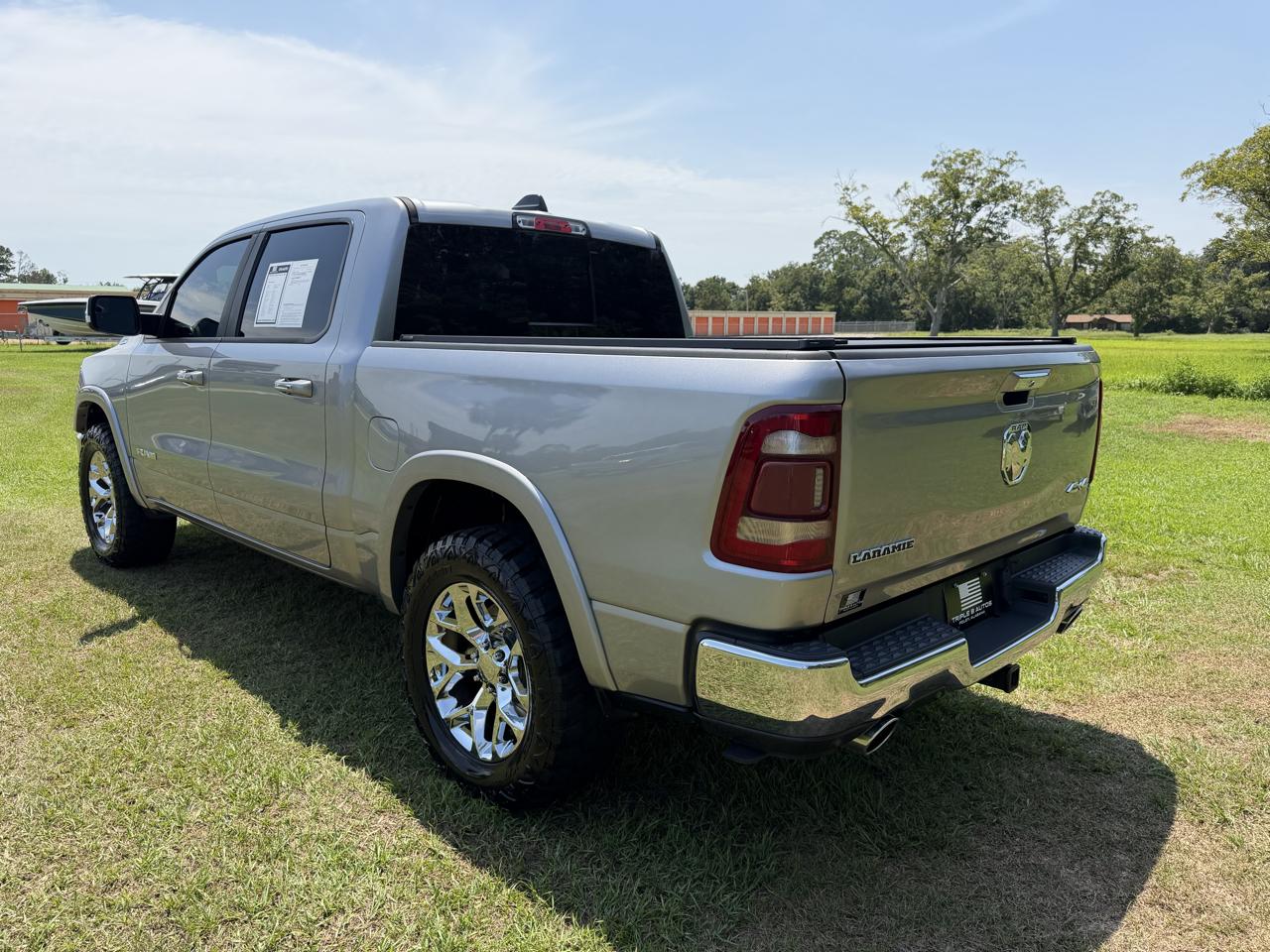 RAM 1500 4WD Crew Cab 140.5" Laramie 2020