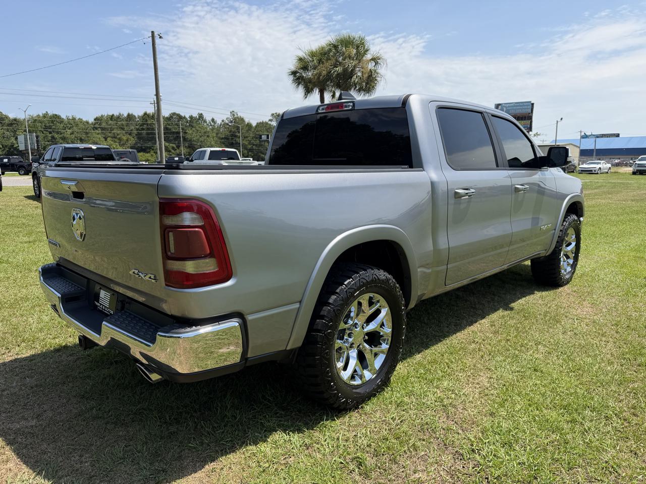 RAM 1500 4WD Crew Cab 140.5" Laramie 2020