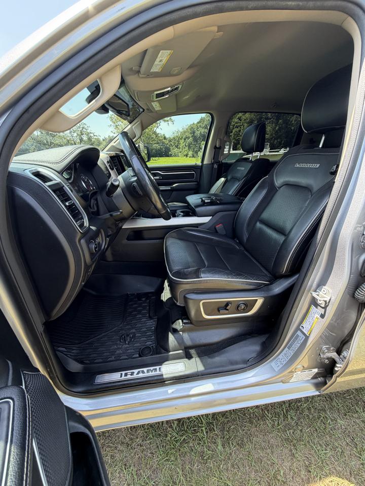 RAM 1500 4WD Crew Cab 140.5" Laramie 2020
