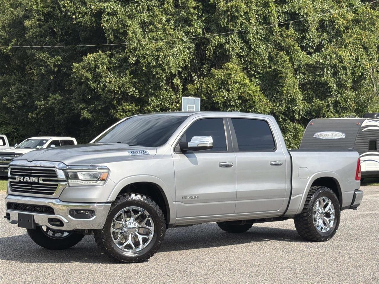 2020 RAM 1500 4WD Crew Cab 140.5" Laramie