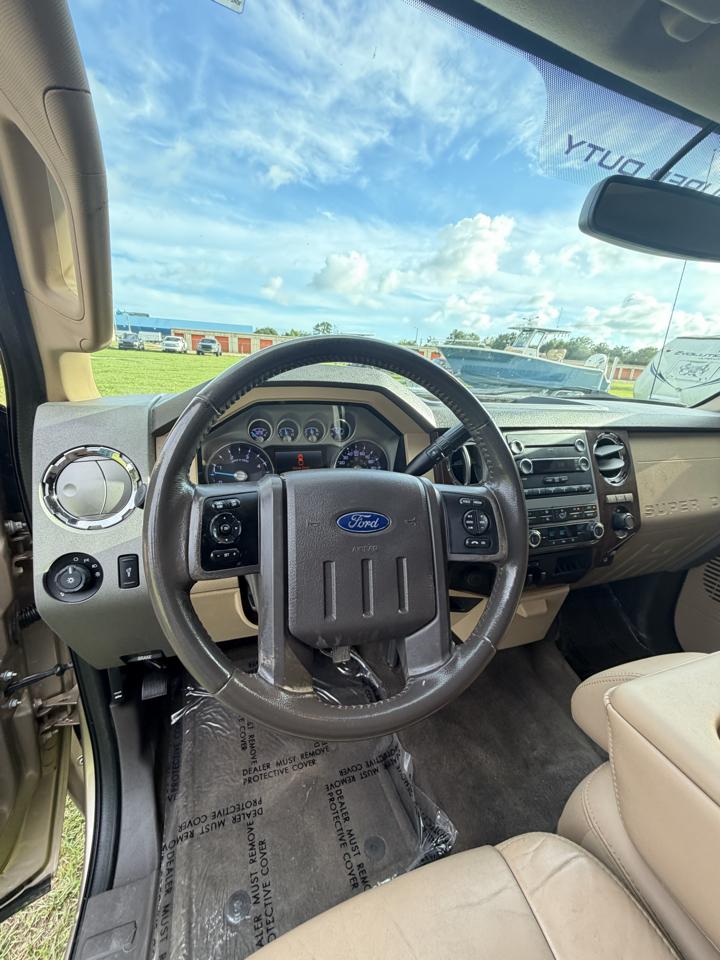 Ford Super Duty F-250 SRW Lariat 4WD Crew Cab 6.75' Box 2011