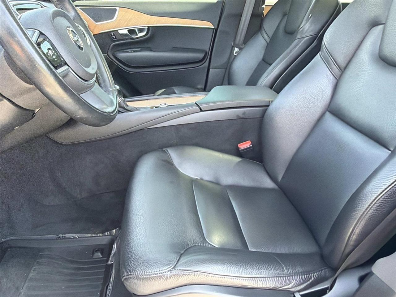 Volvo XC90 T6 AWD Momentum 7P 2021