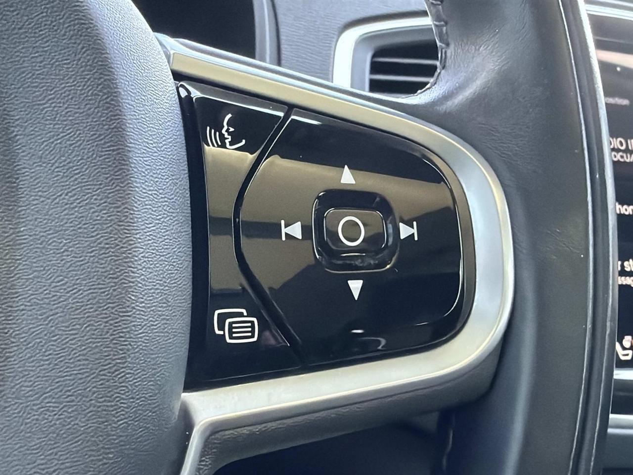 Volvo XC90 T6 AWD Momentum 7P 2021
