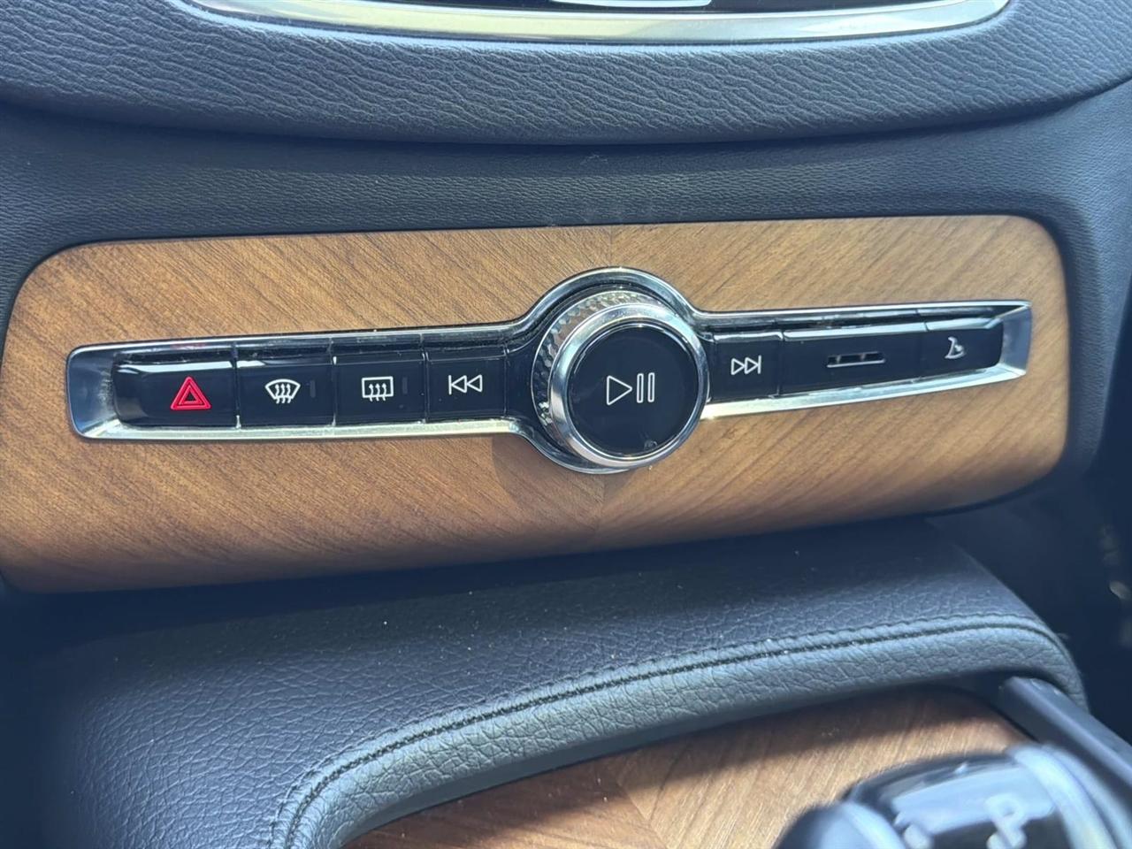 Volvo XC90 T6 AWD Momentum 7P 2021
