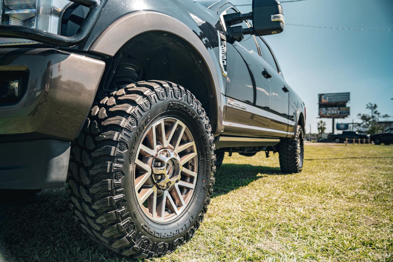Ford Super Duty F-250 SRW King Ranch 4WD Crew Cab 6.75' Box 2017