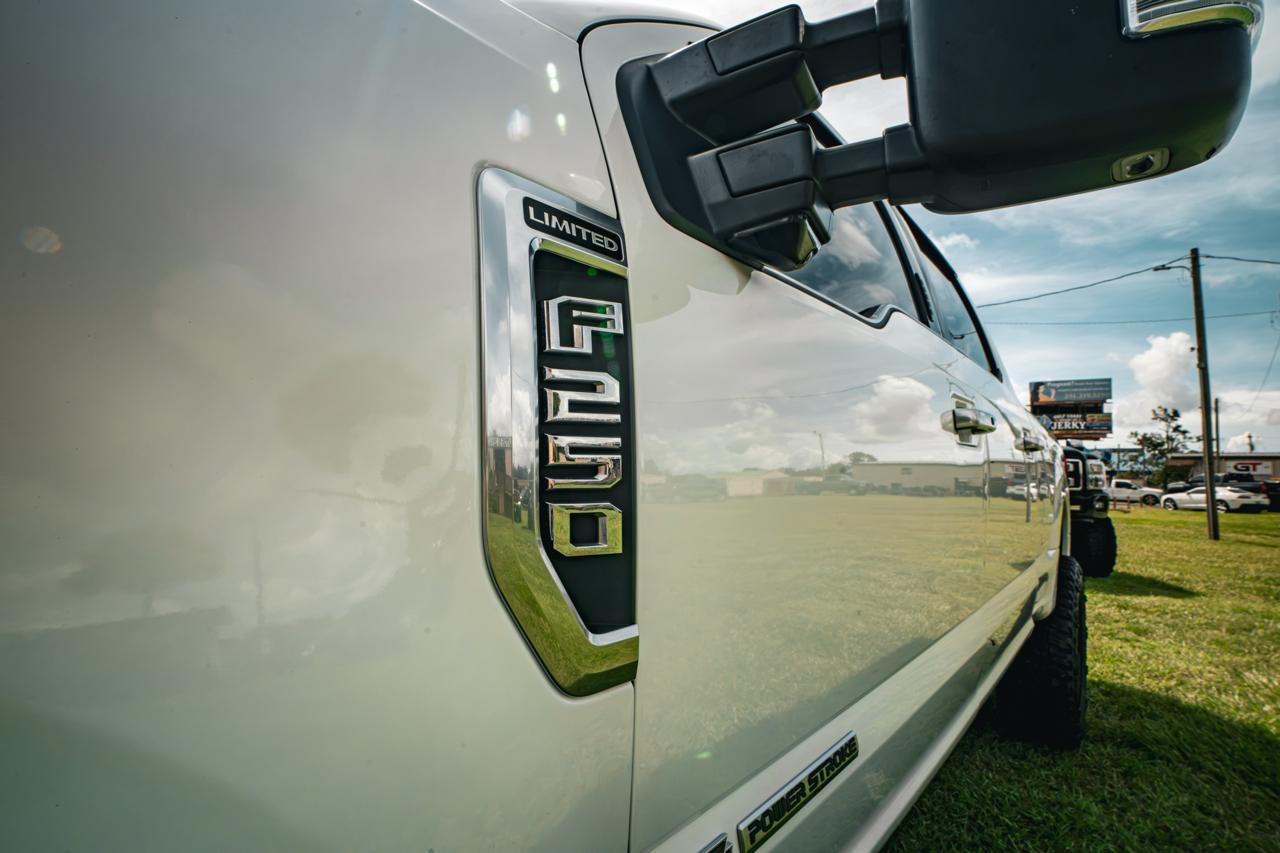 Ford F250SD Limited Crew Cab 4WD SWB 2022