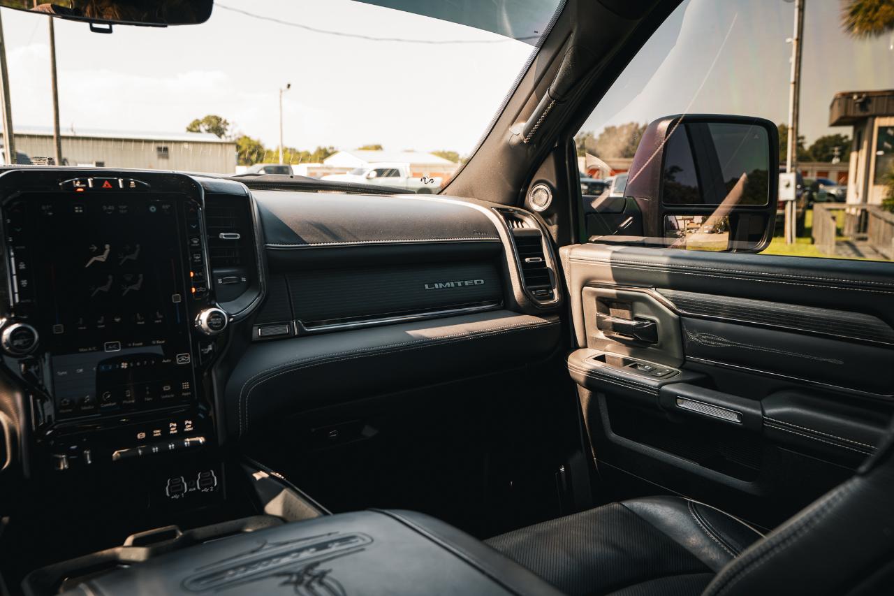 RAM 2500 Limited 4x4 Crew Cab 6'4" Box 2023