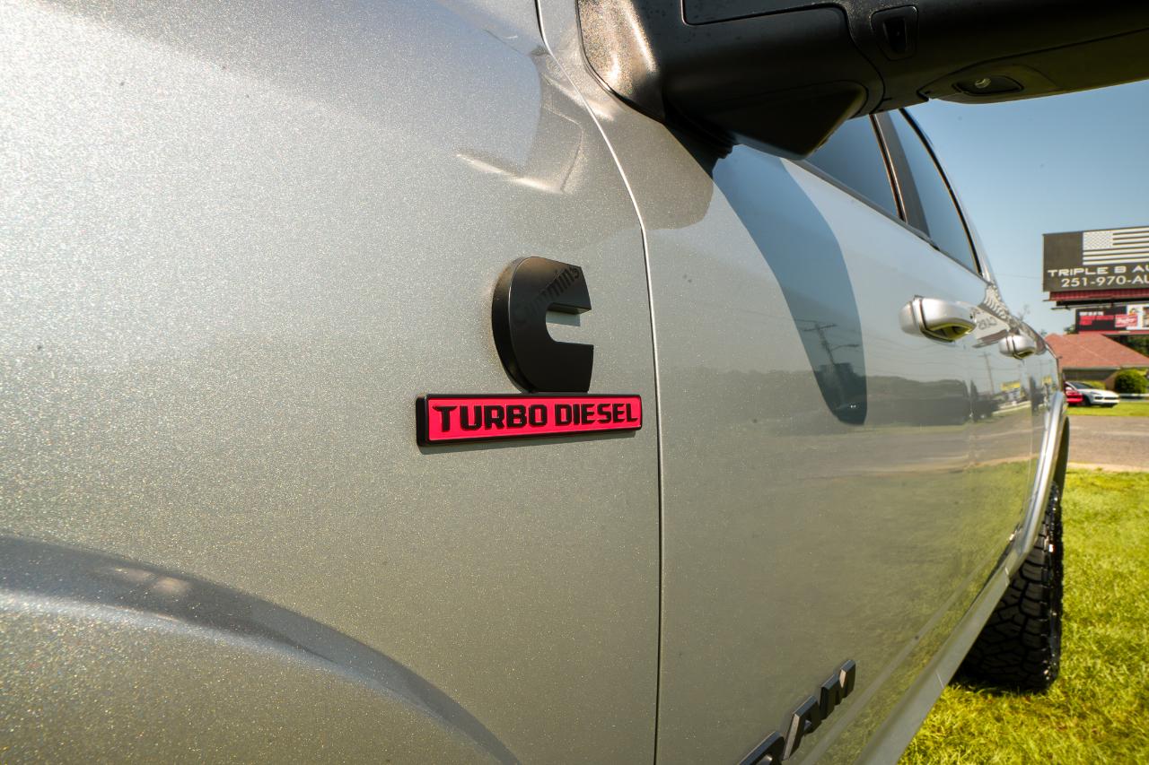 RAM 2500 Limited 4x4 Crew Cab 6'4" Box 2023