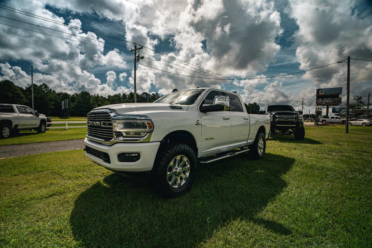 RAM 2500 Laramie 4x4 Crew Cab 6'4" Box 2023