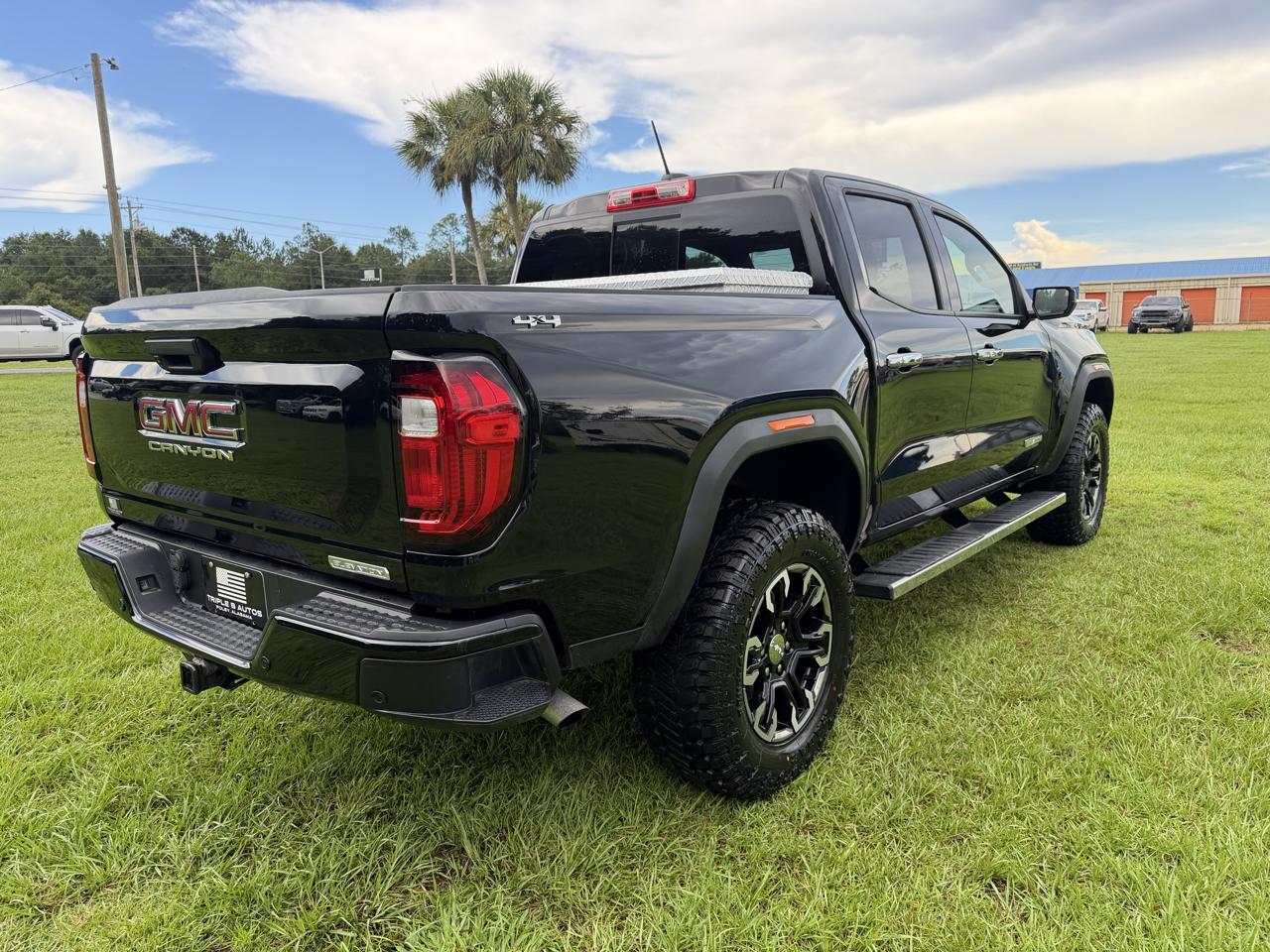 GMC Canyon 4WD Crew Cab Elevation 2025