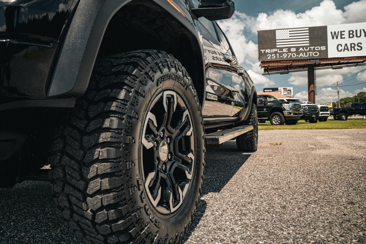 GMC Canyon 4WD Crew Cab Elevation 2025