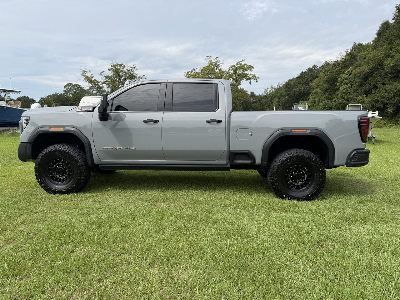 GMC Sierra 2500HD 4WD Crew Cab 159" AT4X 2025