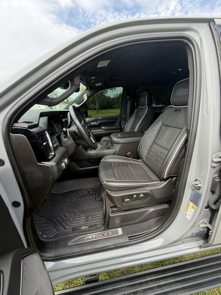 GMC Sierra 2500HD 4WD Crew Cab 159" AT4X 2025