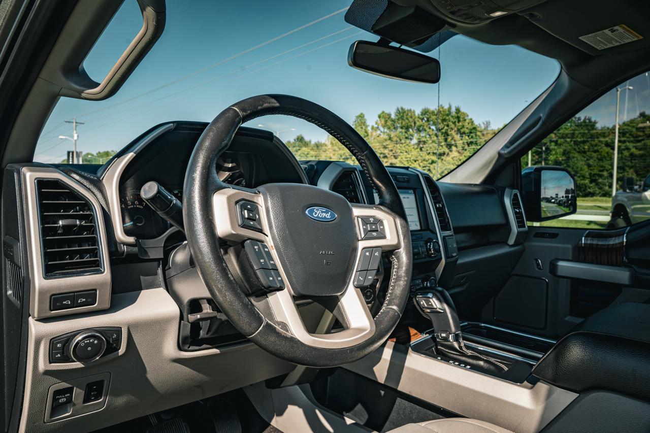 Ford F-150 SuperCrew 139" Lariat 4WD 2019