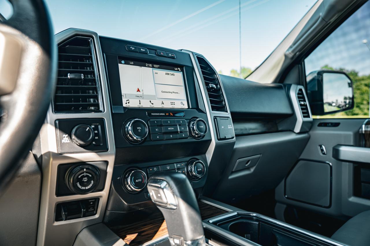 Ford F-150 SuperCrew 139" Lariat 4WD 2019