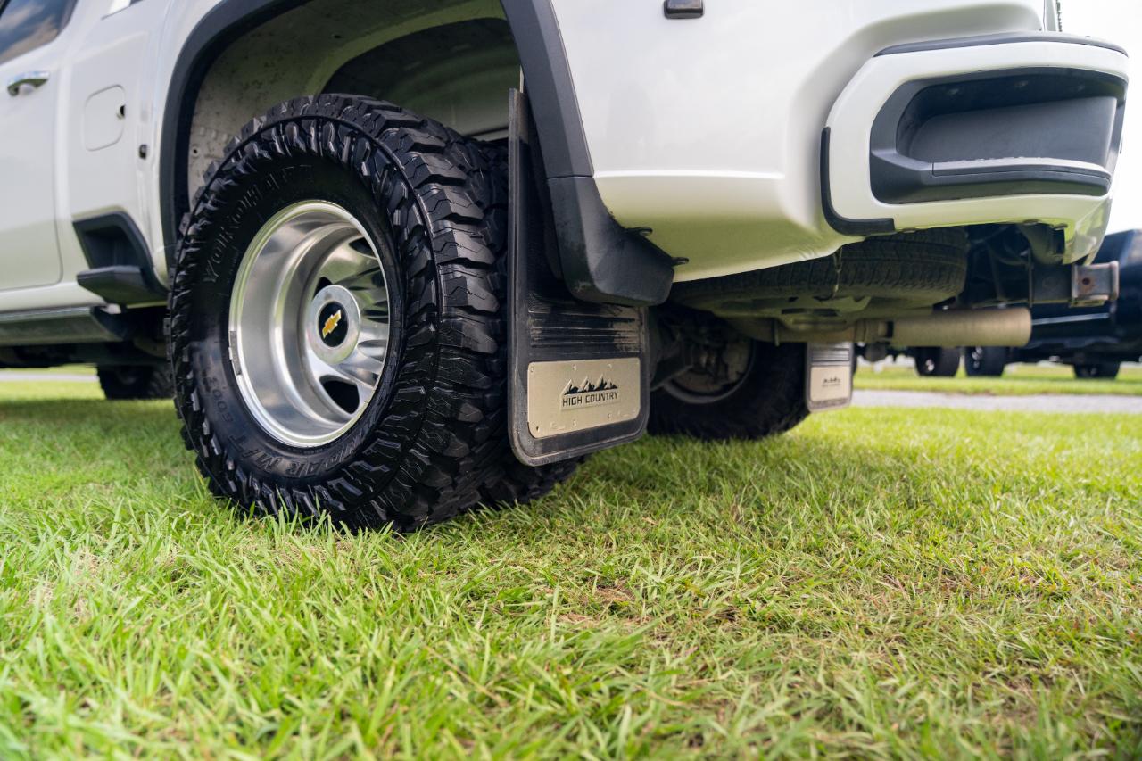 Chevrolet Silverado 3500HD 4WD Crew Cab 172" High Country 2022
