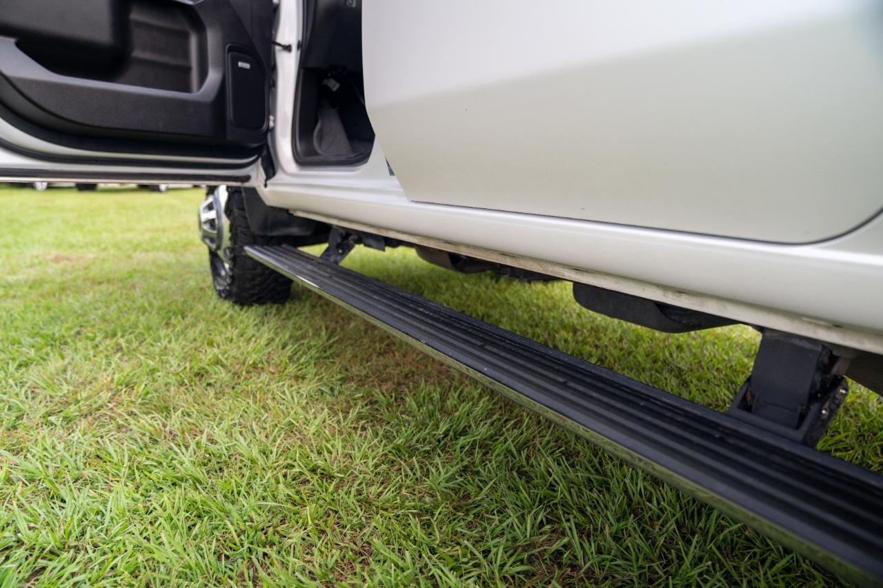 Chevrolet Silverado 3500HD 4WD Crew Cab 172" High Country 2022