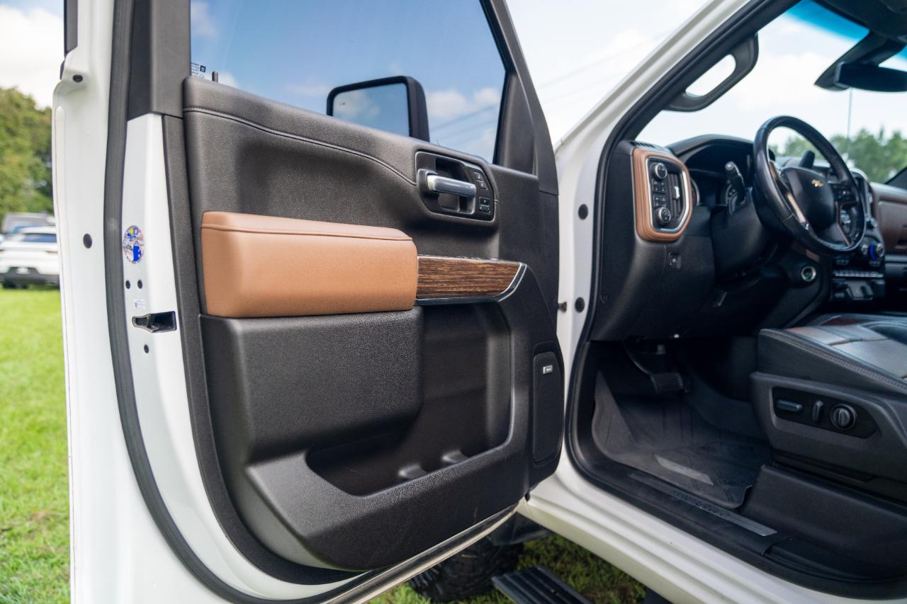 Chevrolet Silverado 3500HD 4WD Crew Cab 172" High Country 2022