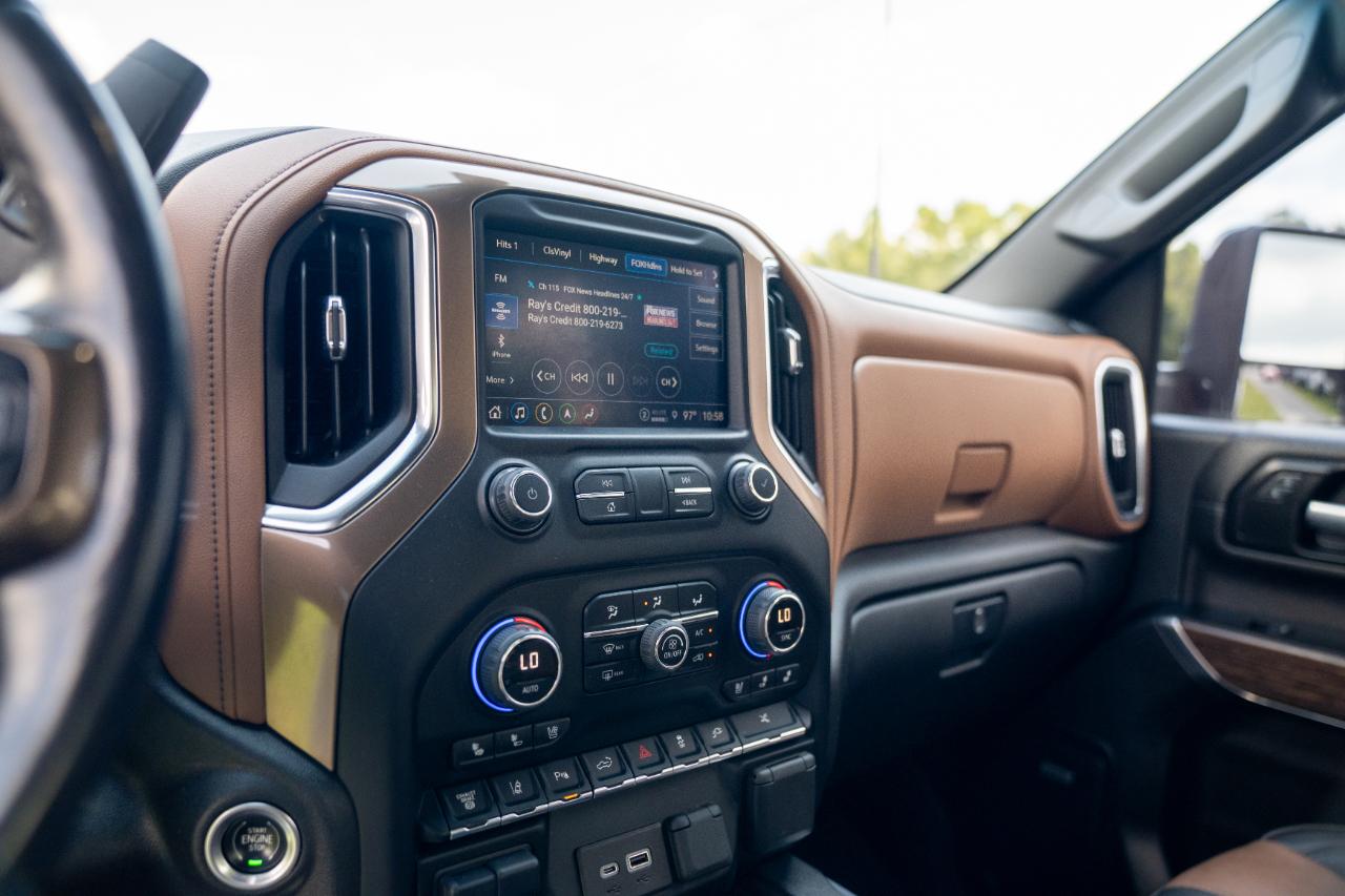 Chevrolet Silverado 3500HD 4WD Crew Cab 172" High Country 2022