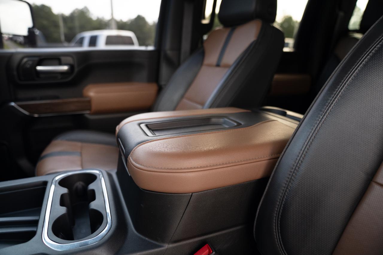 Chevrolet Silverado 3500HD 4WD Crew Cab 172" High Country 2022