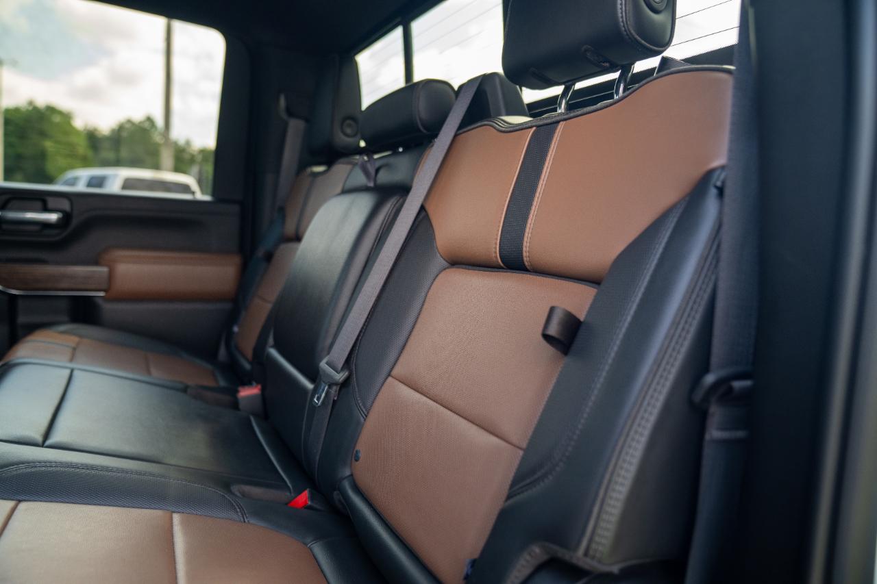 Chevrolet Silverado 3500HD 4WD Crew Cab 172" High Country 2022