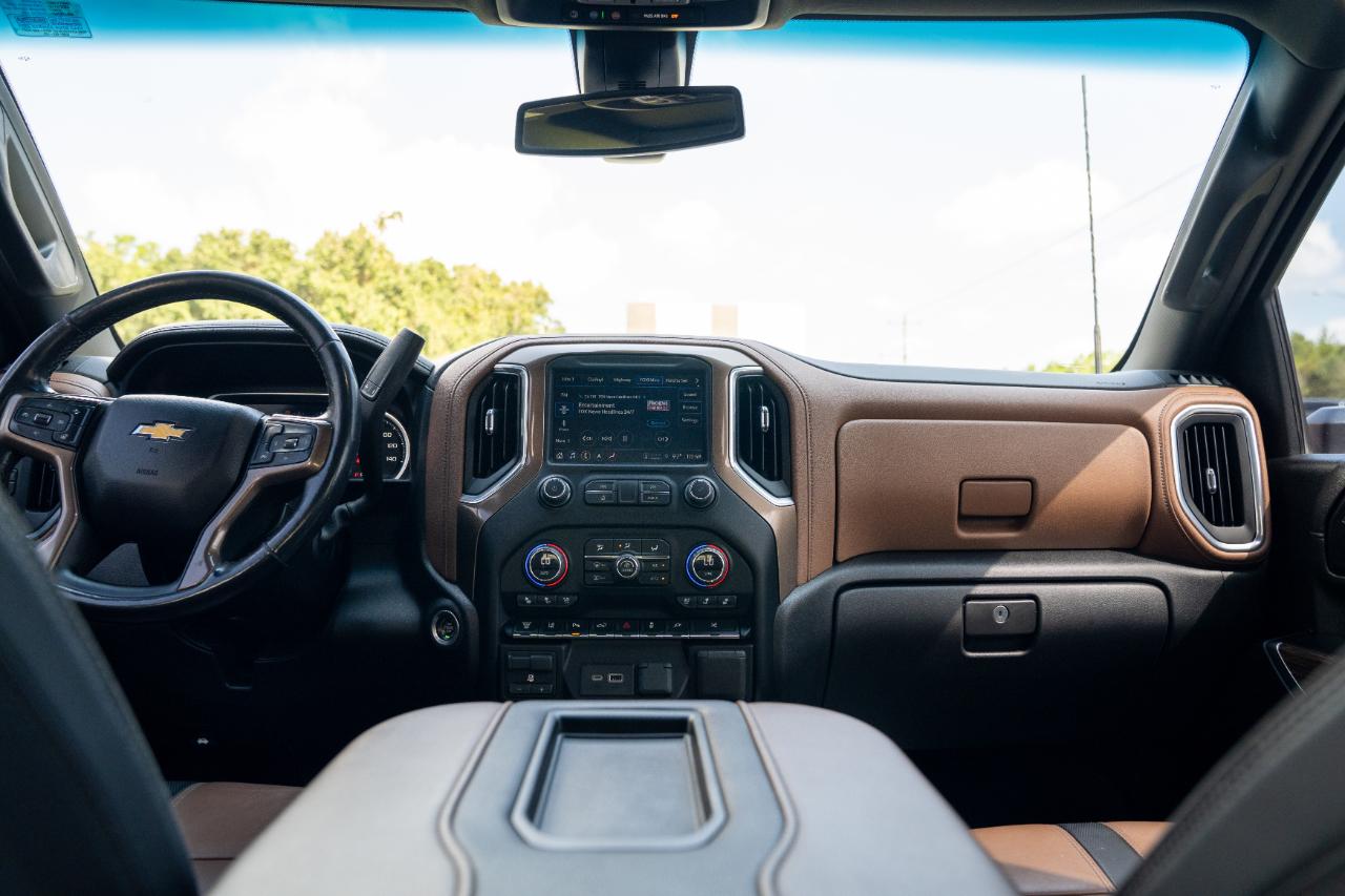 Chevrolet Silverado 3500HD 4WD Crew Cab 172" High Country 2022