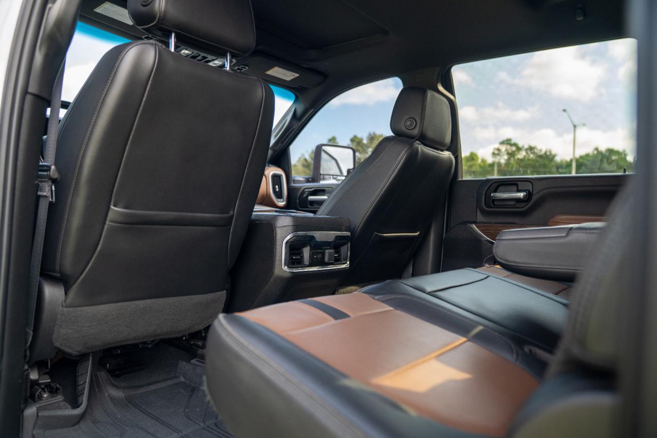Chevrolet Silverado 3500HD 4WD Crew Cab 172" High Country 2022