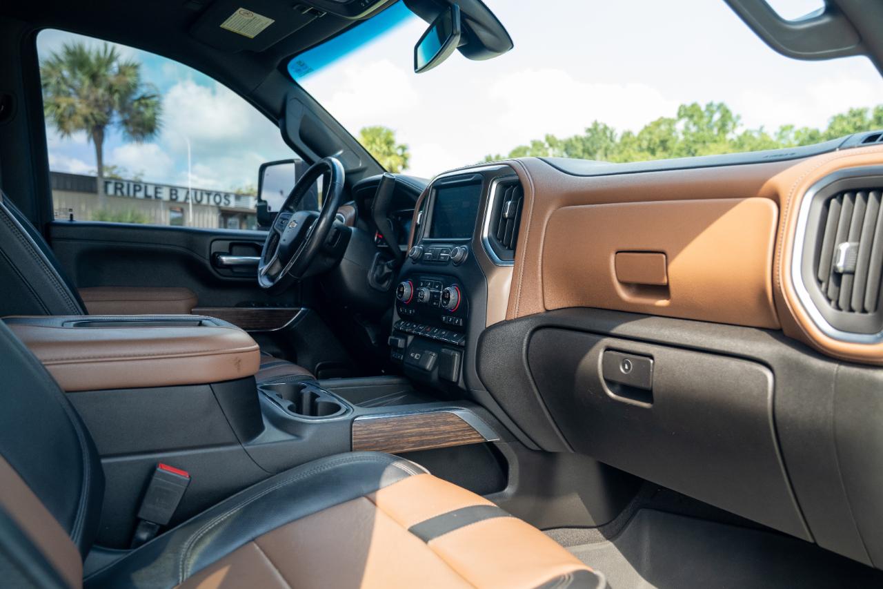 Chevrolet Silverado 3500HD 4WD Crew Cab 172" High Country 2022