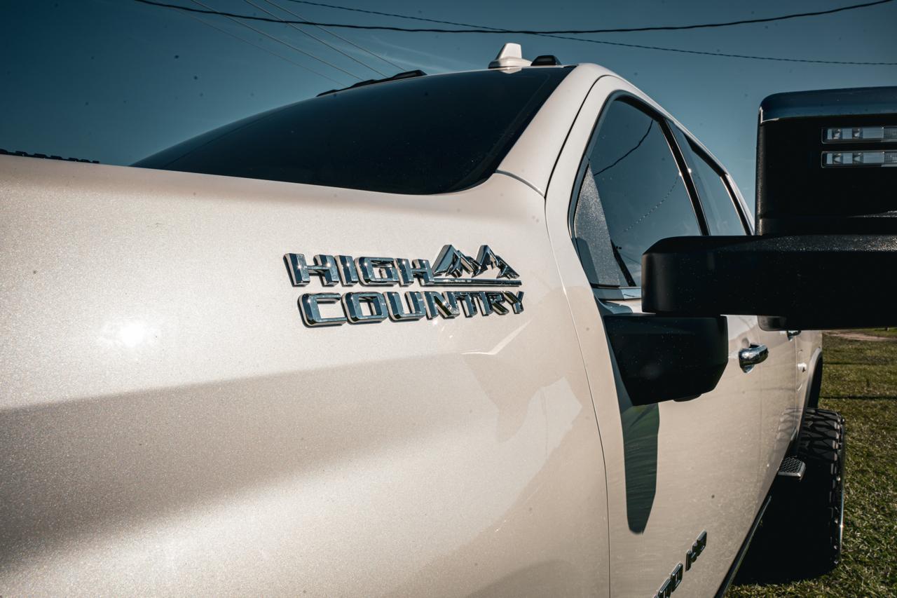 Chevrolet Silverado 2500HD 4WD Crew Cab 159" High Country 2023