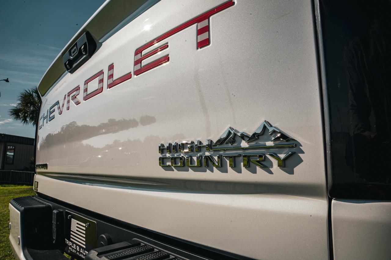 Chevrolet Silverado 2500HD 4WD Crew Cab 159" High Country 2023