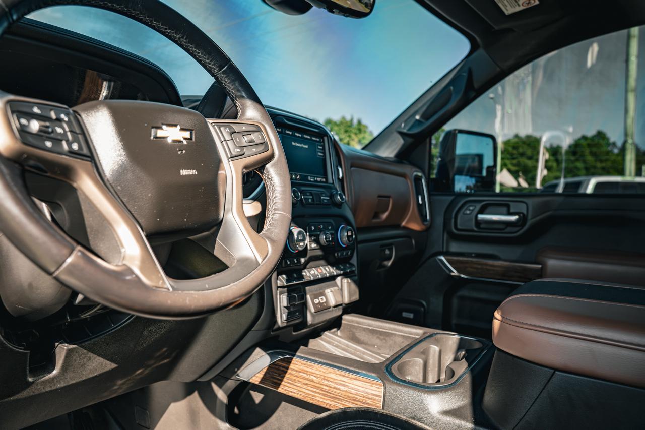 Chevrolet Silverado 2500HD 4WD Crew Cab 159" High Country 2023