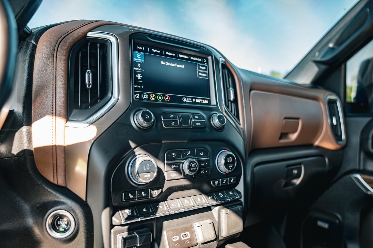 Chevrolet Silverado 2500HD 4WD Crew Cab 159" High Country 2023