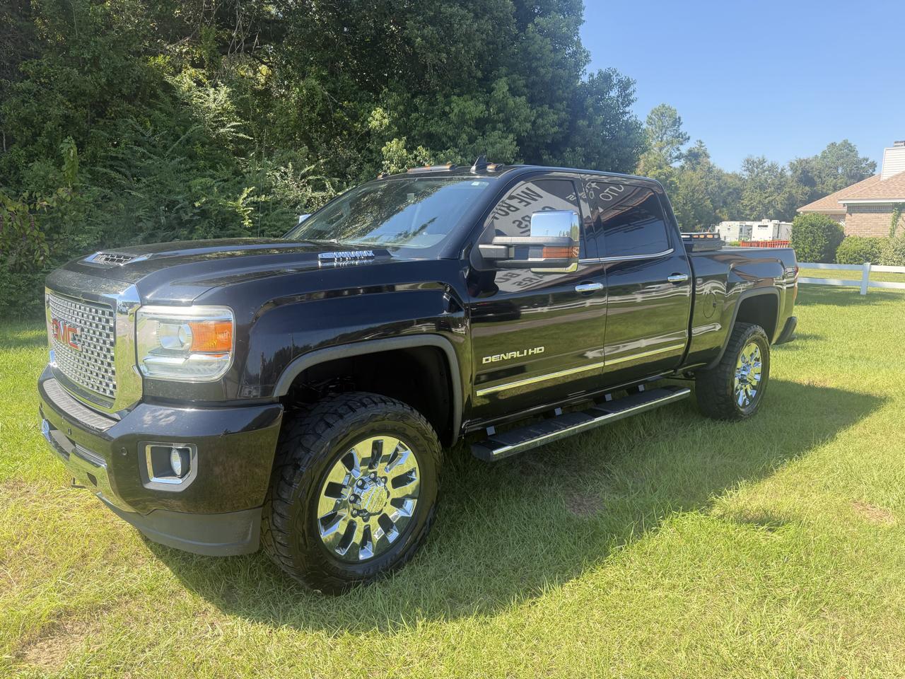 2017 GMC Sierra 2500HD 4WD Crew Cab 153.7" Denali
