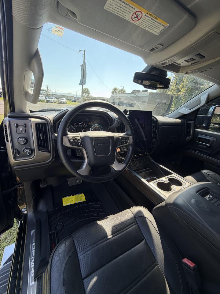GMC Sierra 2500HD 4WD Crew Cab 153.7" Denali 2017