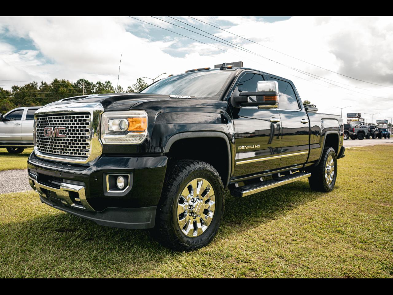 2017 GMC Sierra 2500HD 4WD Crew Cab 153.7" Denali