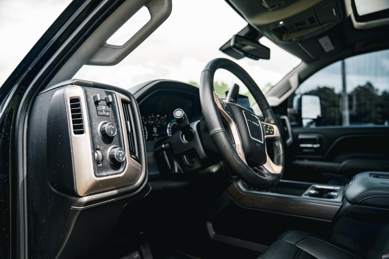 GMC Sierra 2500HD 4WD Crew Cab 153.7" Denali 2017