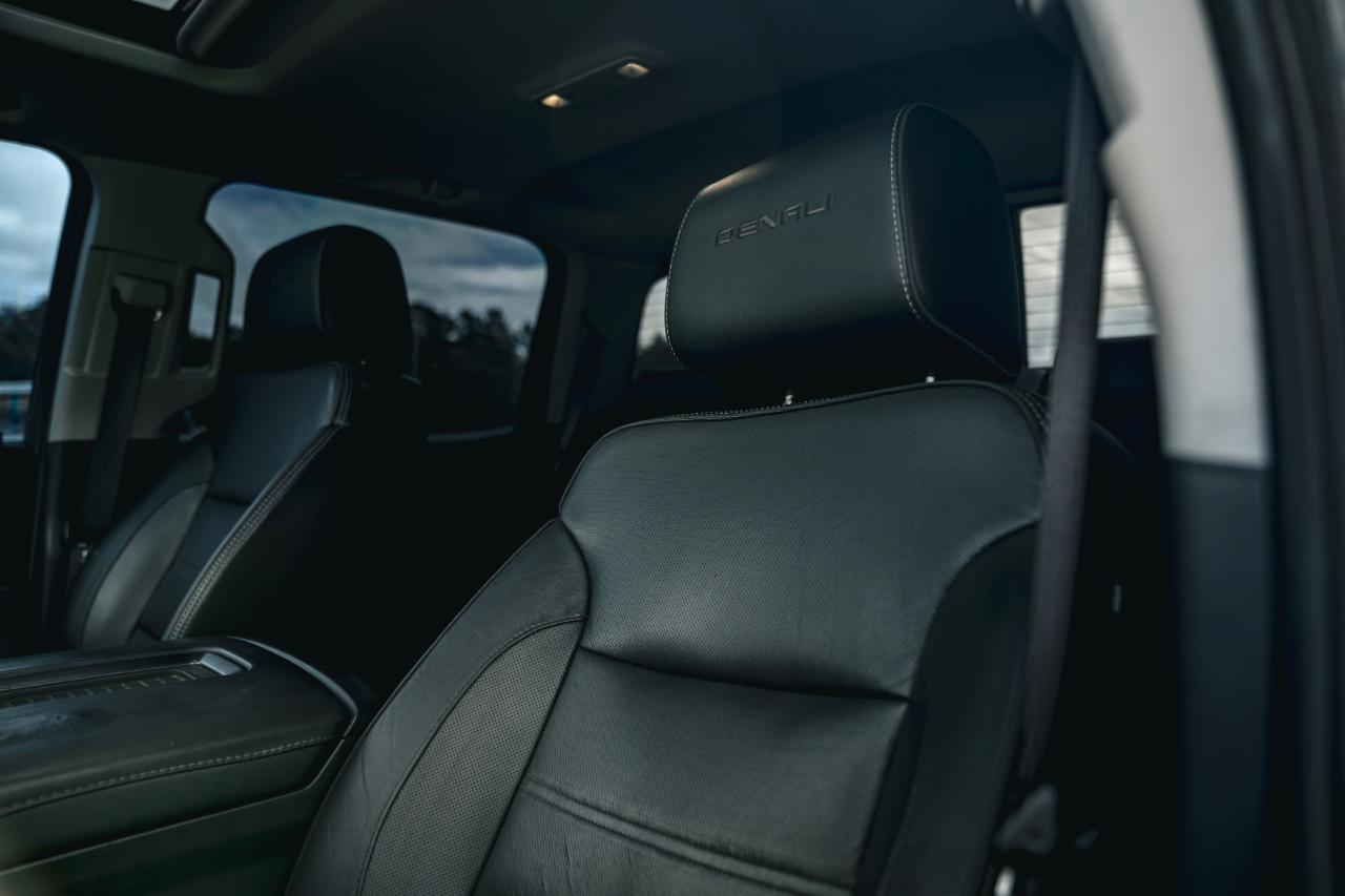GMC Sierra 2500HD 4WD Crew Cab 153.7" Denali 2017