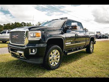 2017 GMC Sierra 2500HD 4WD Crew Cab 153.7" Denali
