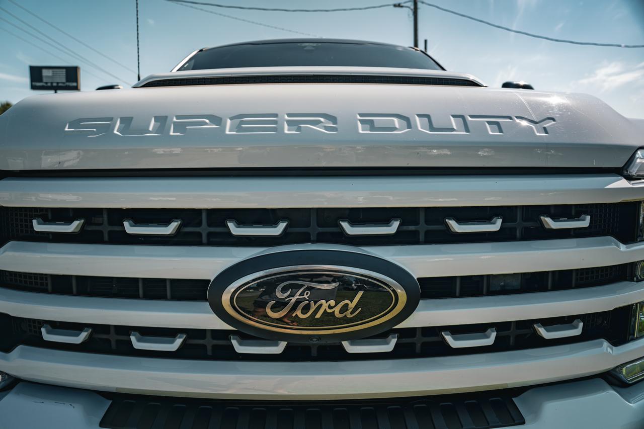 Ford Super Duty F-250 SRW Lariat 4WD Crew Cab 6.75' Box 2025