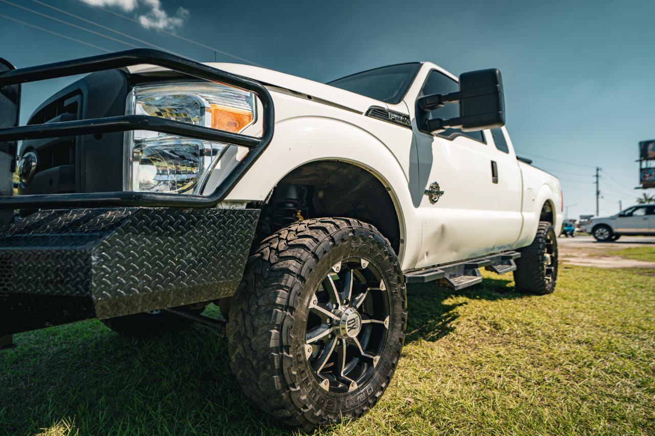 Ford Super Duty F-250 SRW 4WD SuperCab 142" Lariat 2012