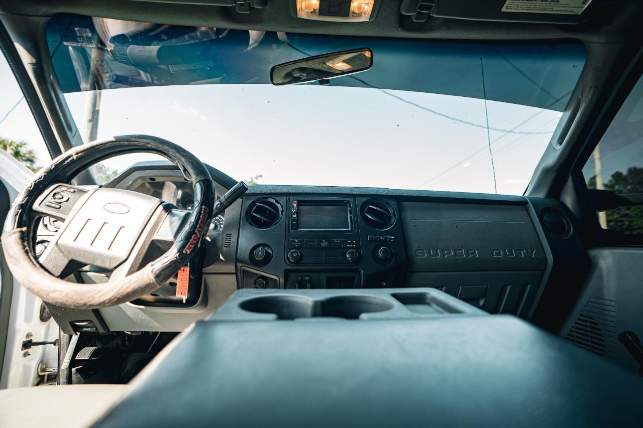 Ford Super Duty F-250 SRW 4WD SuperCab 142" Lariat 2012