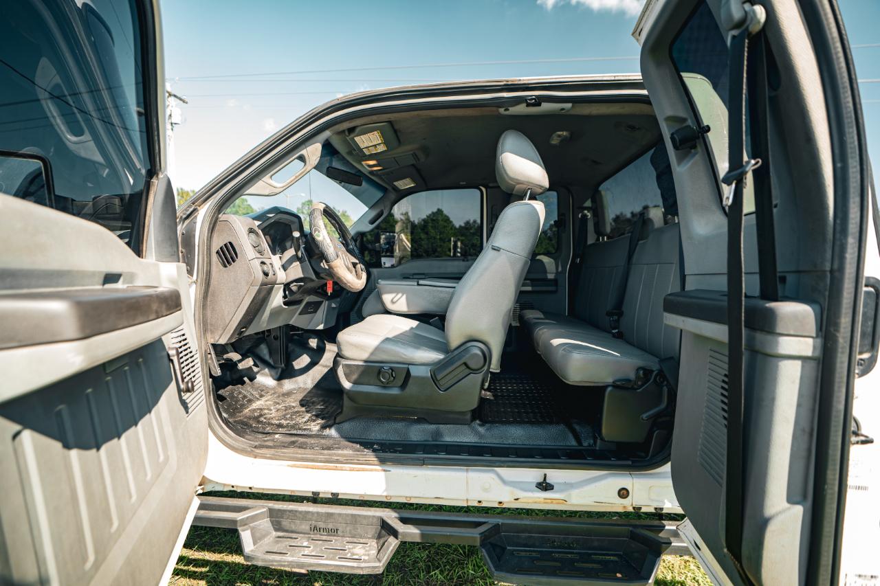 Ford Super Duty F-250 SRW 4WD SuperCab 142" Lariat 2012